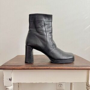 90s Y2K Black Leather Square Toe Boot short ankle campus vintage Enzo Angiolini